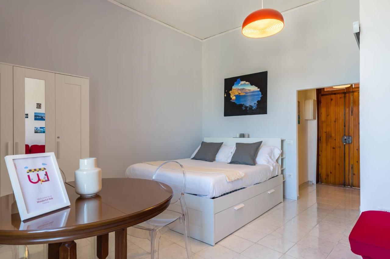Seaview Apartment In Posillipo By Wonderful Italy Peschiera del Garda Exterior foto
